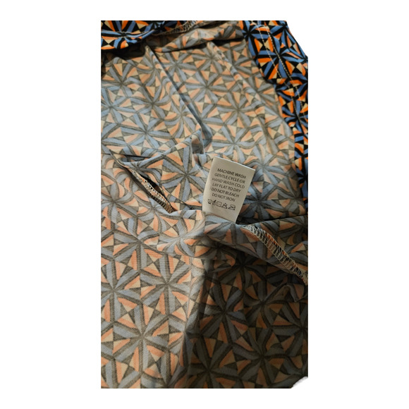 Neesha Large Multicolor Tie Closure Cardigan - Picture 4 of 8